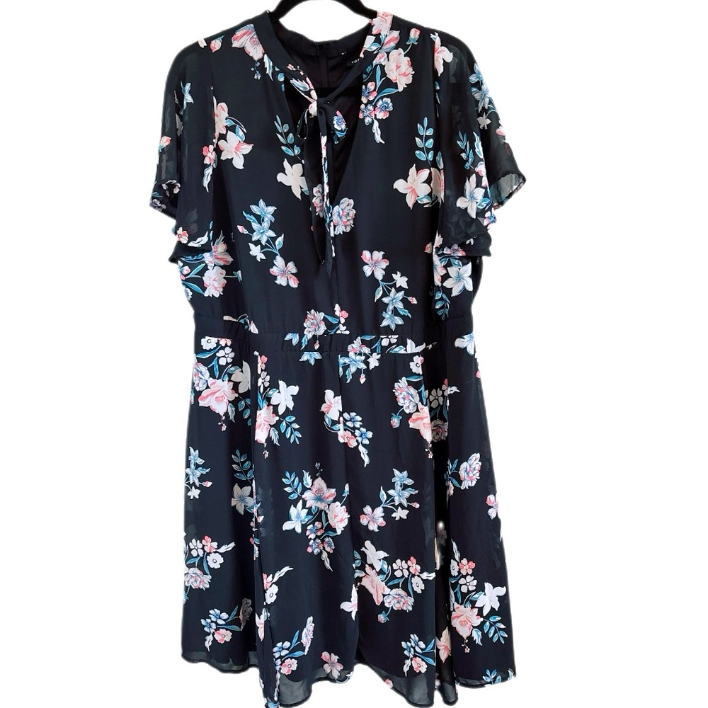 Torrid Black and Pink Tie Front Dress With Flutter Sleeves Plus Size 16